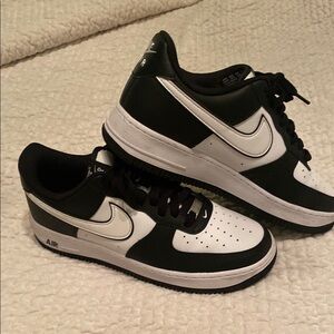 Nike Black and White Sneakers